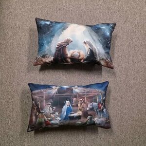 🌟 Set of 2 Christmas LUMBAR Pillows - Detailed Nativity Scene Art